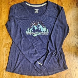Brooks Running top: Mountain Scene